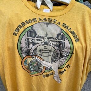 1977 Vintage Emerson Lake and Palmer works tour t-shirt💛